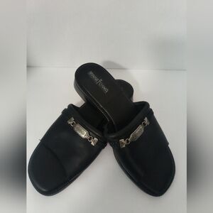 Minnetonka Black Sandals / Size 9